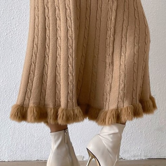 Knit Stretch Beige Fur Trim Skirt - Picture 5 of 9